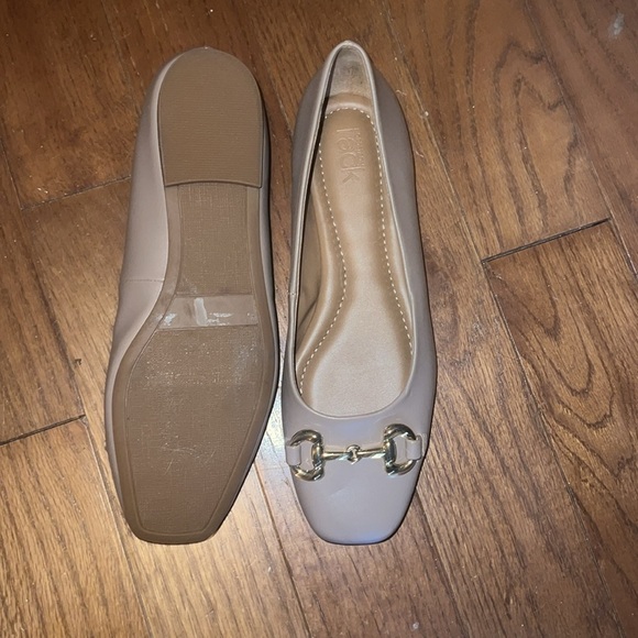 Nordstrom Rack Women’s Tan Ballet Flat with Gold Buckles - Picture 4 of 6